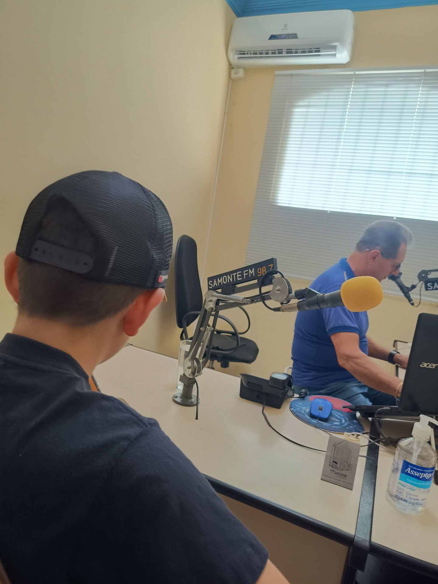 Nos bastidores da rádio